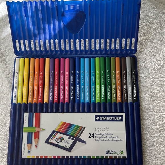 Staedtler Art Staedtler Ergosoft Colored Pencils 24 Count With Case